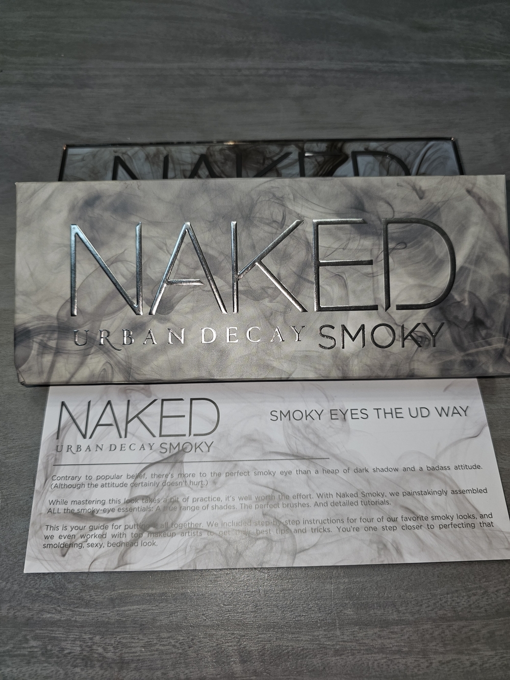 Urban Decay Naked Smoky Eyeshadow Palette -